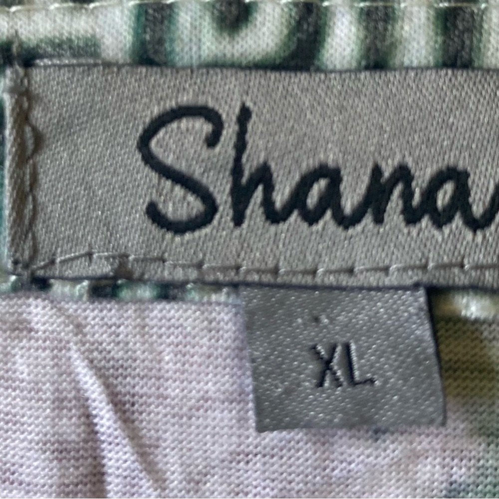 SHANA Green Graphic 3/4 Sleeve Blouse - Picture 4 of 5